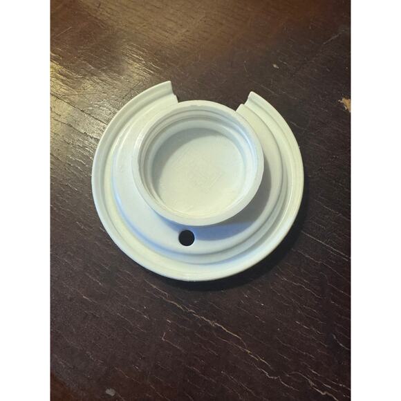 Vintage Clear Glass Pitcher with White Plastic Lid - Italy - Picture 5 of 7